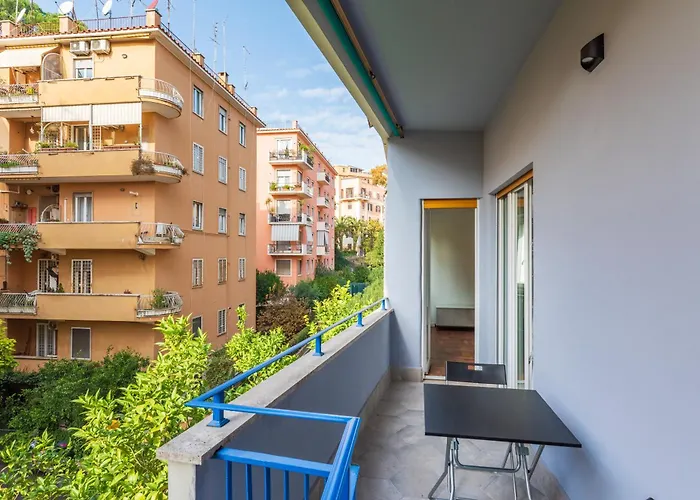 Skylife Modern 4-bedroom Trastevere Apartment