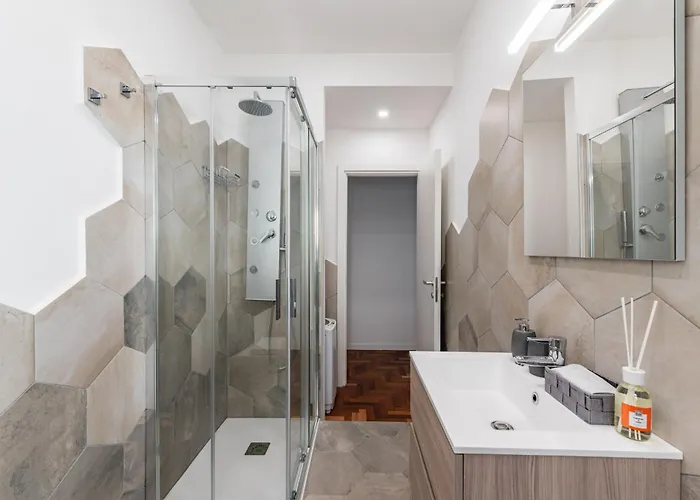 Skylife Modern 4-bedroom Trastevere Apartment